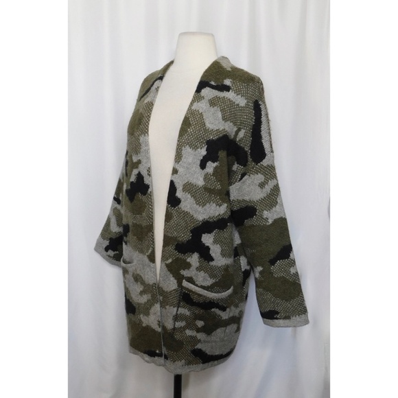 ANTHROPOLOGIE Vero Camo Cardigan Sweater Camouflage Pockets Gorpcore X-Small - Picture 7 of 15
